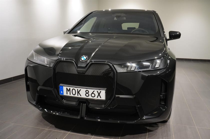 Bild 5 av BMW iX xDrive60 M Sport Pro Supercharged Ed Drag DA Pro B W