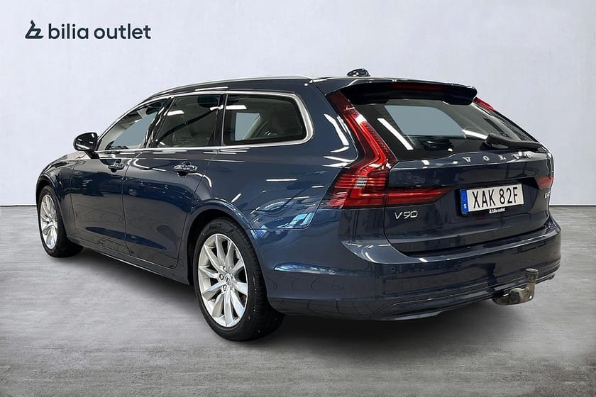 Bild 4 av Volvo V90 B4 AWD Momentum 197hk Drag Backkamera Värmare