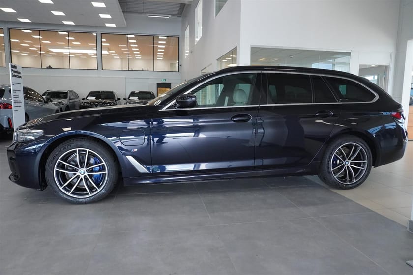 Bild 3 av BMW 530e xDrive Touring M-Sport Drag Värmare Led-Ramp H K