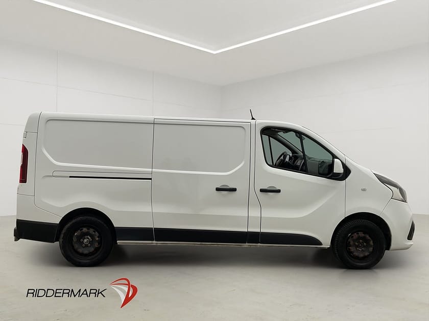 Bild 2 av Nissan NV300 Skåpbil 1.6dCi L2 Värmare Dragkrok 3-Sits B-Kamera Moms