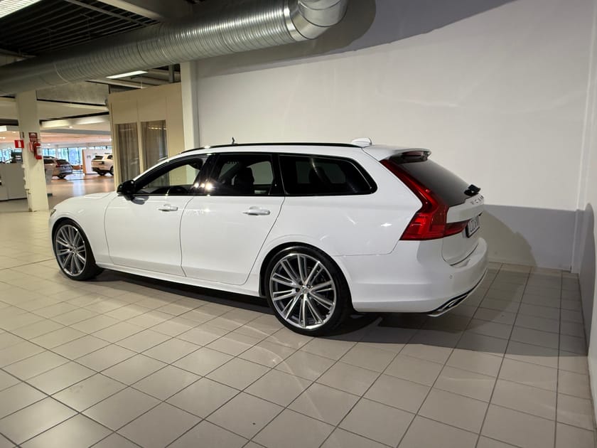 Bild 5 av Volvo V90 D4 R-Design | 21 tum | Pano | Drag