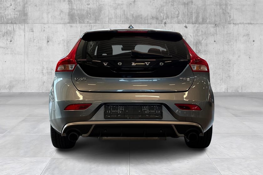 Bilde 4 av Volvo V40 T2 R-Design/Pano/Oppv.rute/Tekpk.PRO/R.kam/Webasto+++
