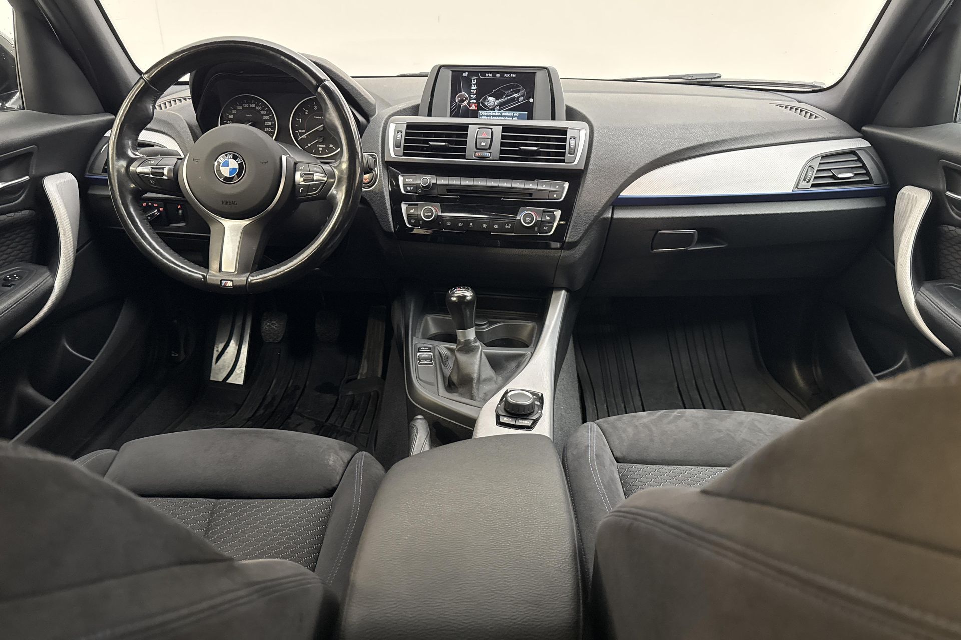 BMW 118 i 2017, photo 7/10