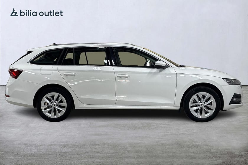 Bild 5 av Škoda Octavia Kombi Skoda 2.0 TDI 4x4 DSG Style 150hk Cockpit Drag B-kamera