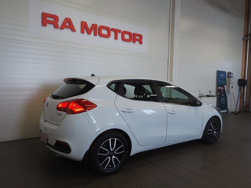 Bild 5 av Kia cee'd 1.6 CRDi EX Comfort Motorvärmare P-Sensorer