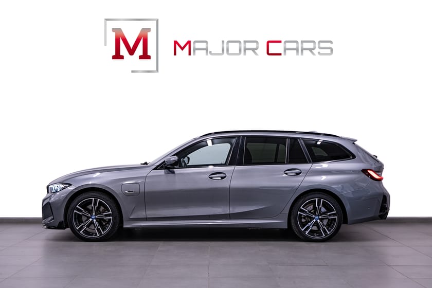 Bild 3 av BMW 330e xDrive Touring M Sport MOMS H/K DAP Wide Skyscraper Grey 292hk