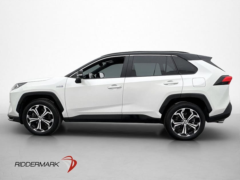 Bild 5 av Toyota RAV4 Laddhybrid Plug-in Hybrid AWD 306hk Style Drag Kamera