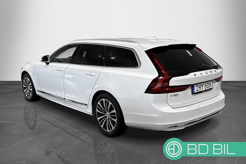 Bild 3 av Volvo V90 Recharge T6 AWD DRAGKROK BACKKAMERA SKINN