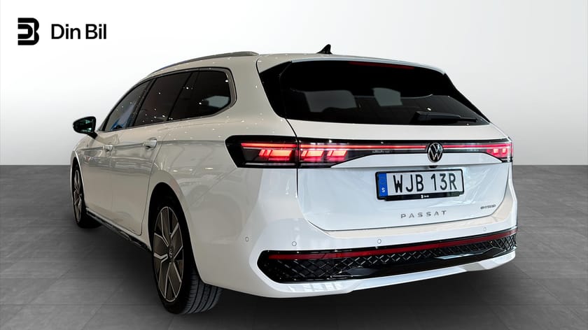 Bild 3 av Volkswagen Passat Variant eHybrid R-LINE 1.5 TSI 272 hk Drag/Värmare/Panoram