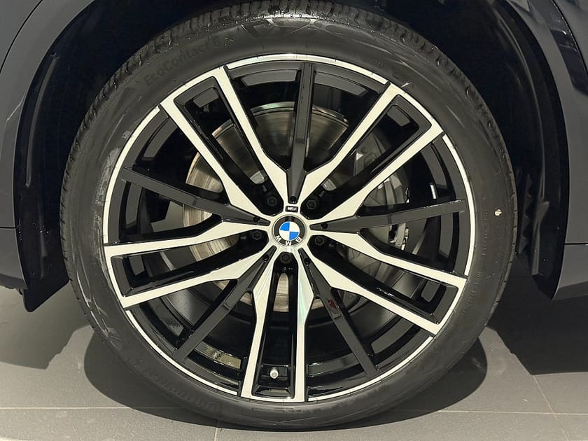 Bild 5 av BMW X5 xDrive50e M Sport Business Drag HUD H/K Panorama 22"