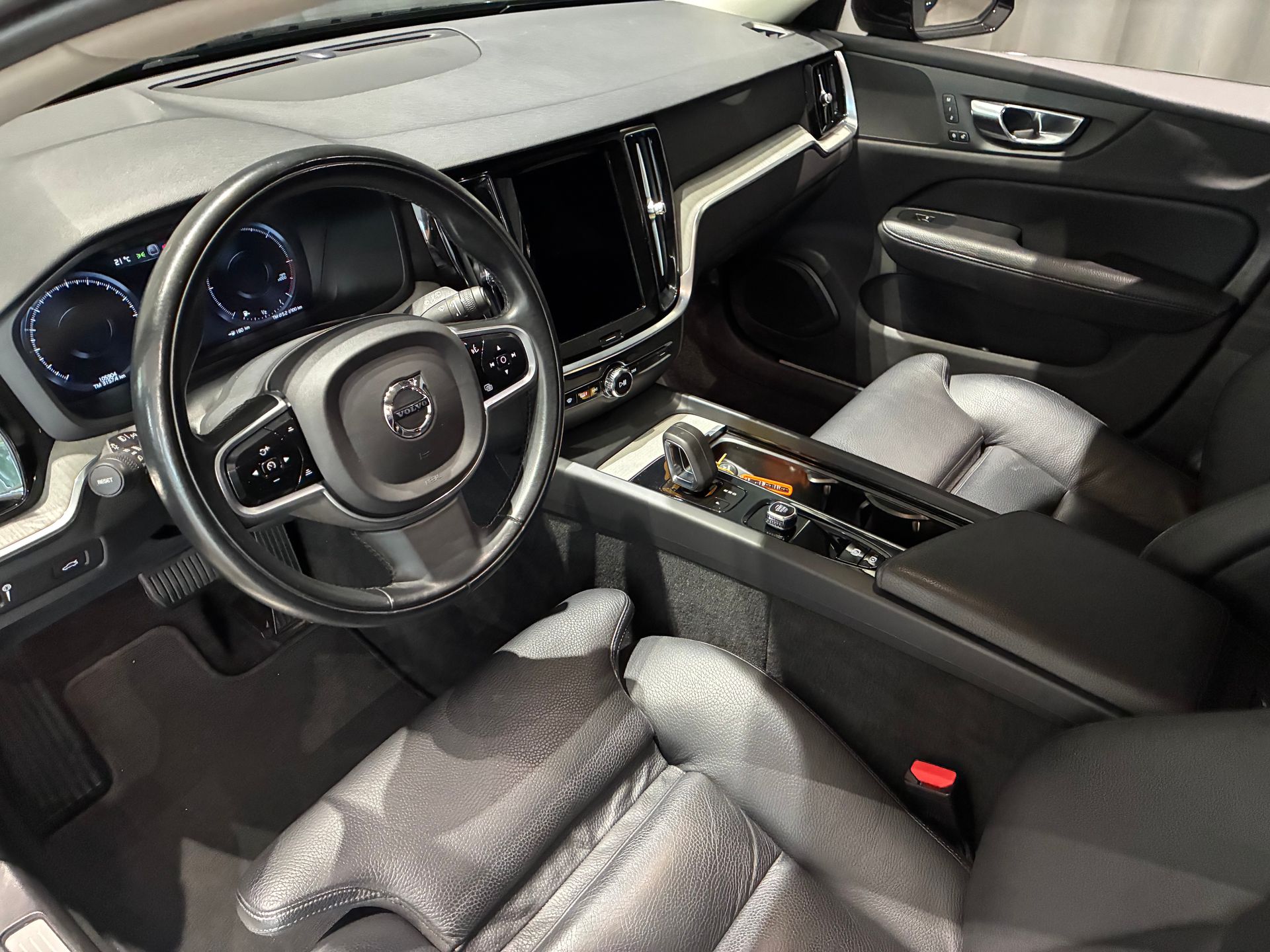 Volvo V60 Cross Country B4 Diesel 2022, kuva 9/10