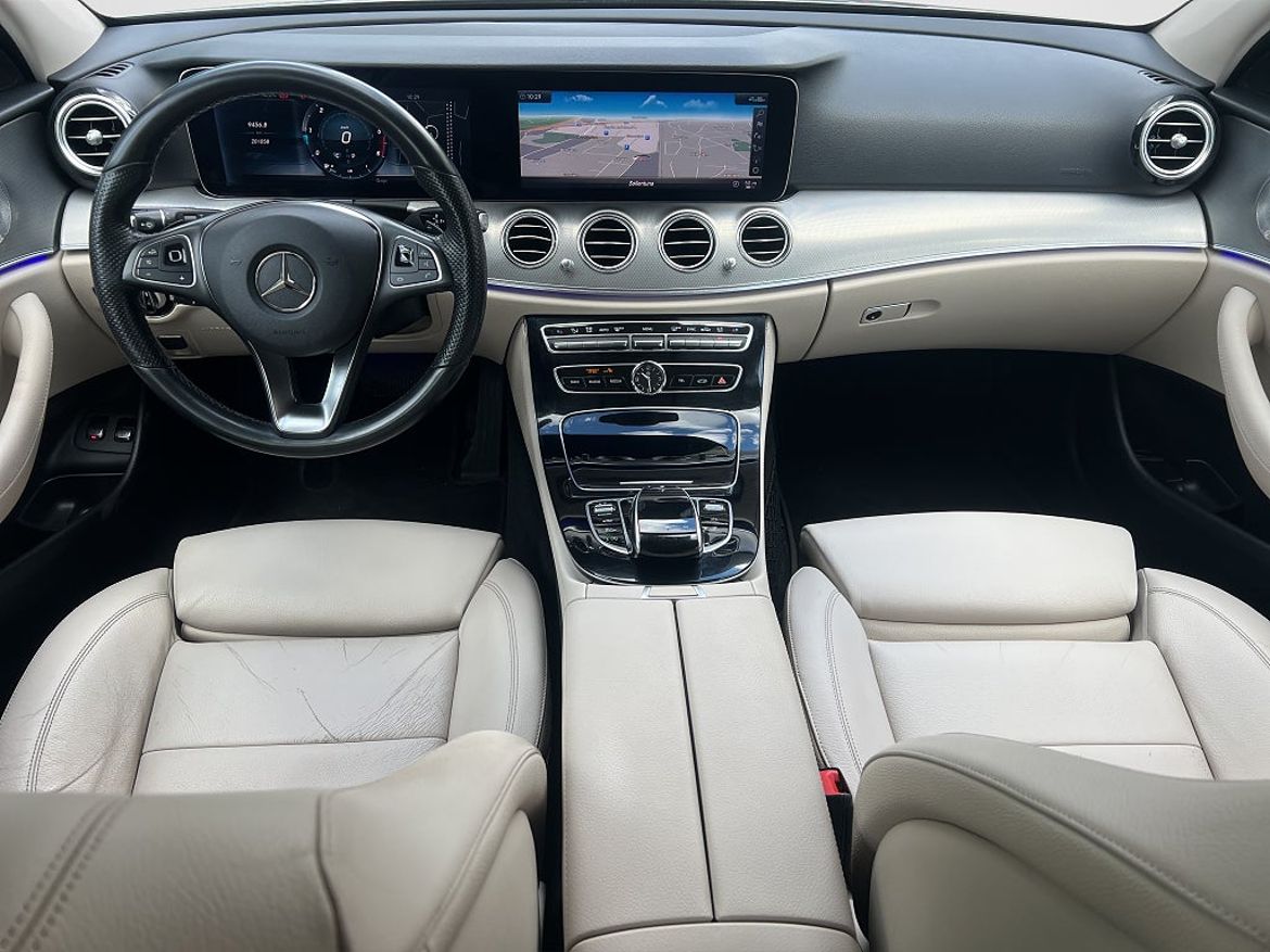 Mercedes-Benz E 220 T d 4MATIC, bild 12 av 17