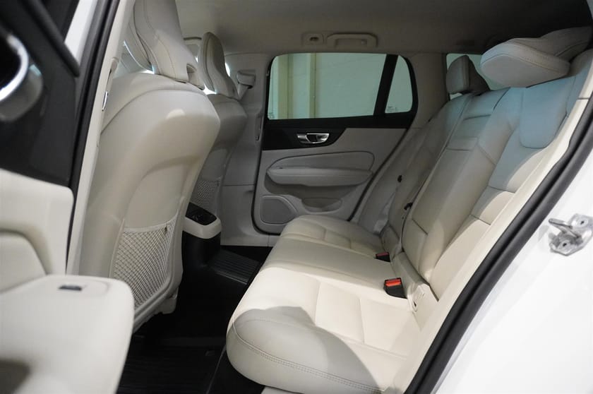 Bild 5 av Volvo V60 T8 AWD Inscription Läder VoC Drag