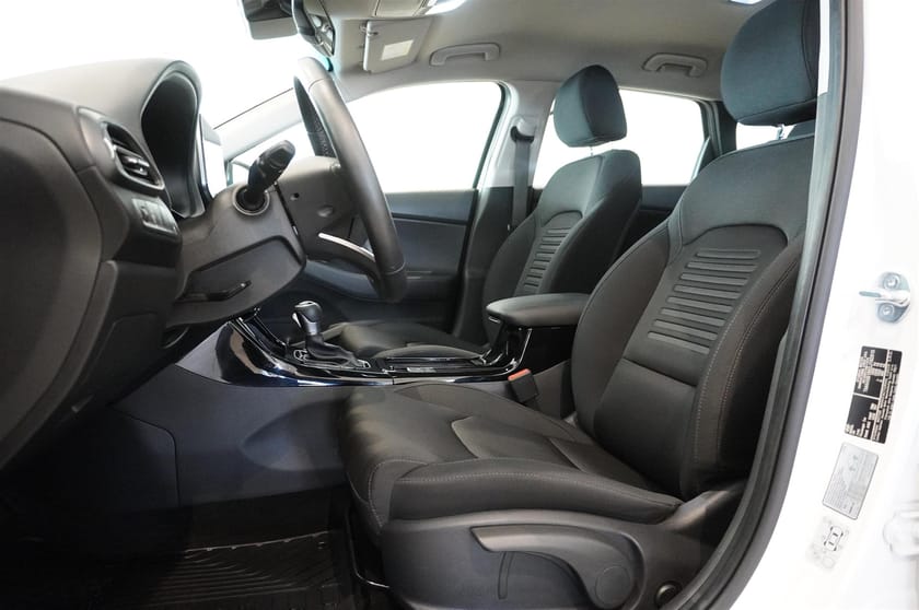 Bild 5 av Hyundai i30 Kombi 1.0 T-GDi Essential Aut Kamera LED Rattvärme