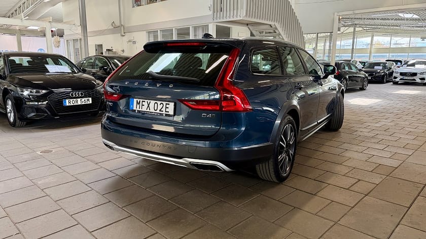 Bild 3 av Volvo V90 Cross Country D4 190hk AWD Aut Eu6 Backkamera Drag Park.Vä VOC