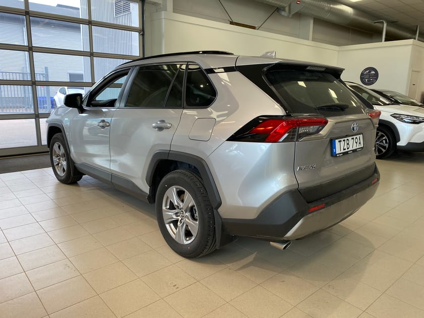 Bild 2 av Toyota RAV4 Hybrid AWD-i 2,5 HEV Active Komfortpaket Drag