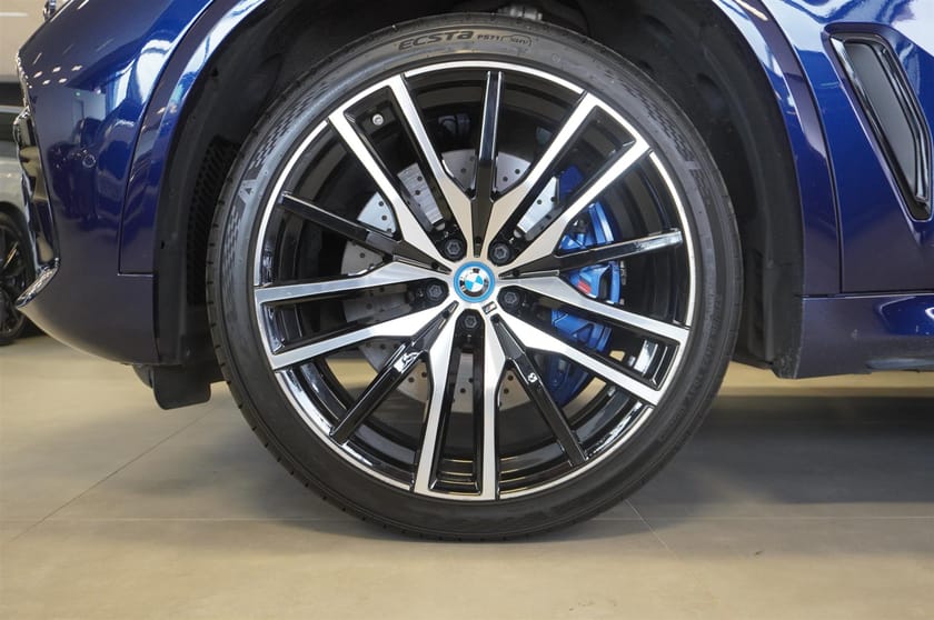 Bild 2 av BMW X5 xDrive45e iPerformance M Sport Pano H K Drag 360