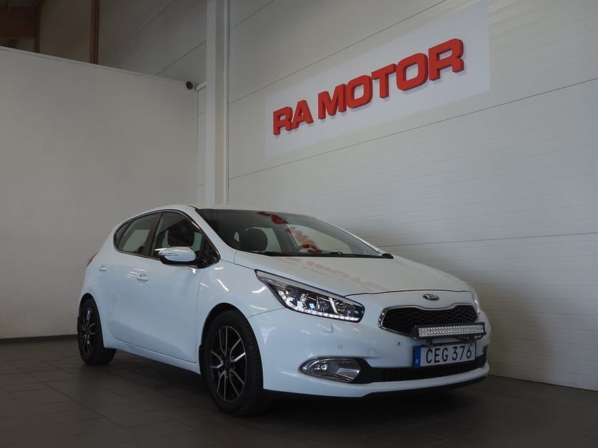 Bild 3 av Kia cee'd 1.6 CRDi EX Comfort Motorvärmare P-Sensorer