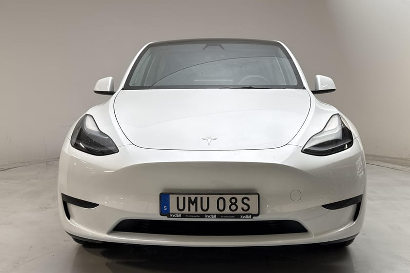 Bild 5 av Tesla Model Y Standard Range RWD Dragkrok Vinterhjul