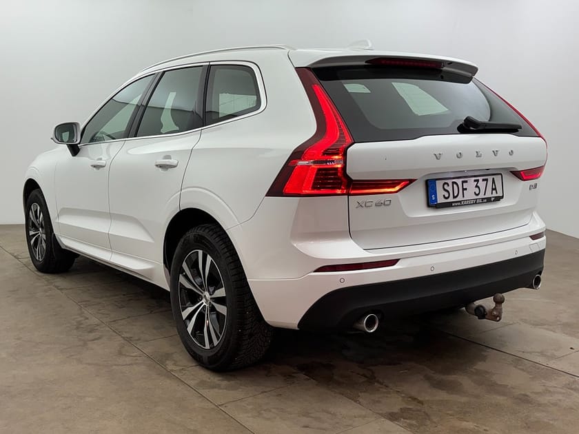 Bild 3 av Volvo XC60 D4 AWD 190hk Momentum Adv Backkamera Drag Navi Skinn