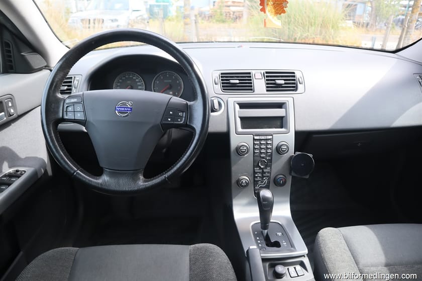 Bild 5 av Volvo S40 2.4 140hk Svensksåld Aut Drag