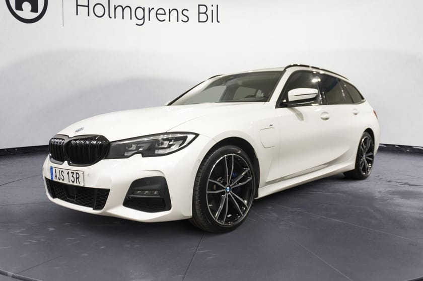 Bild 1 av BMW 330e xDrive Touring M-Sport HiFi Drag PA Rattvärme