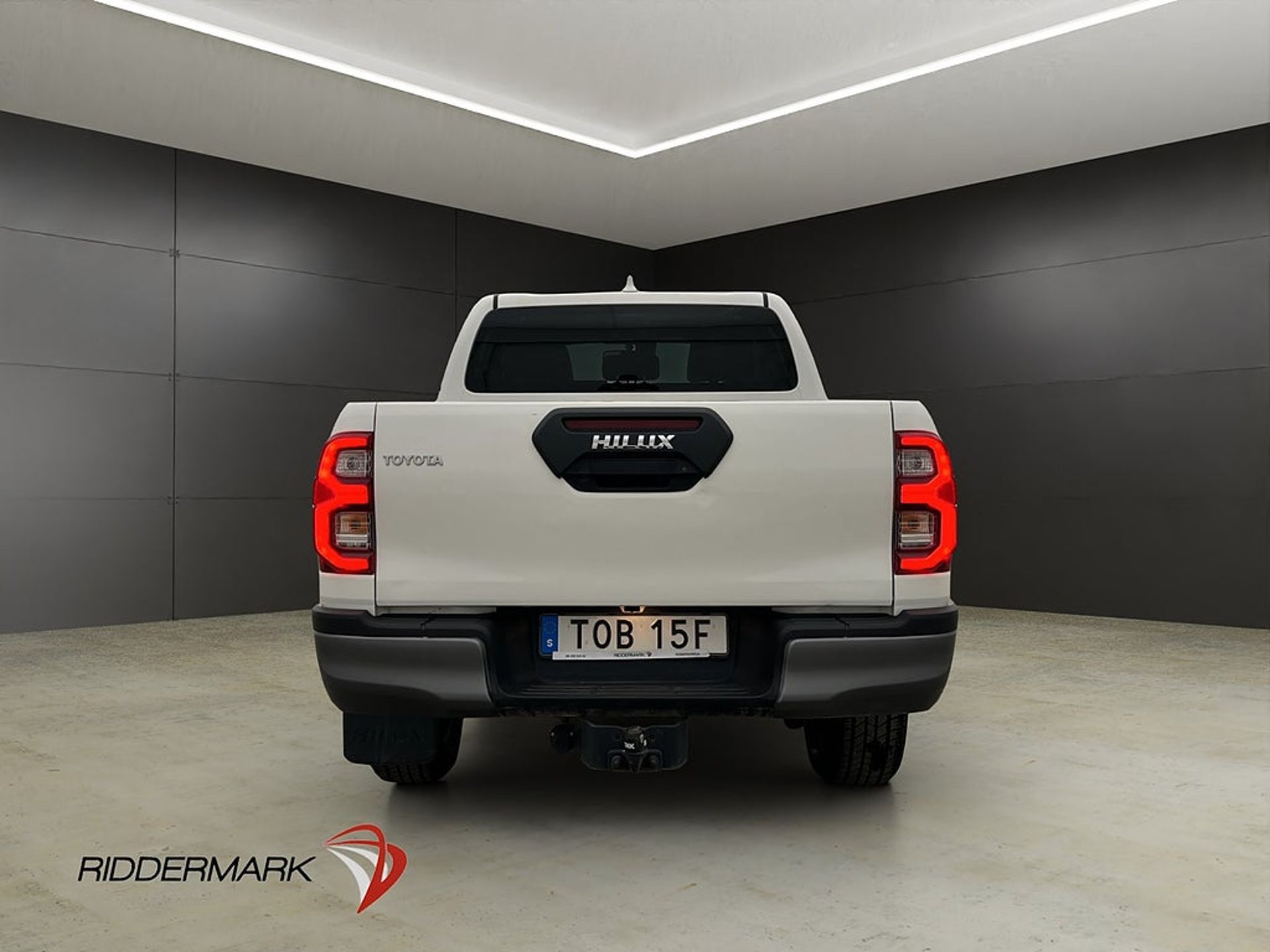 Toyota HiLux Invincible 2.8 4WD Drag 2024, bild 6/34