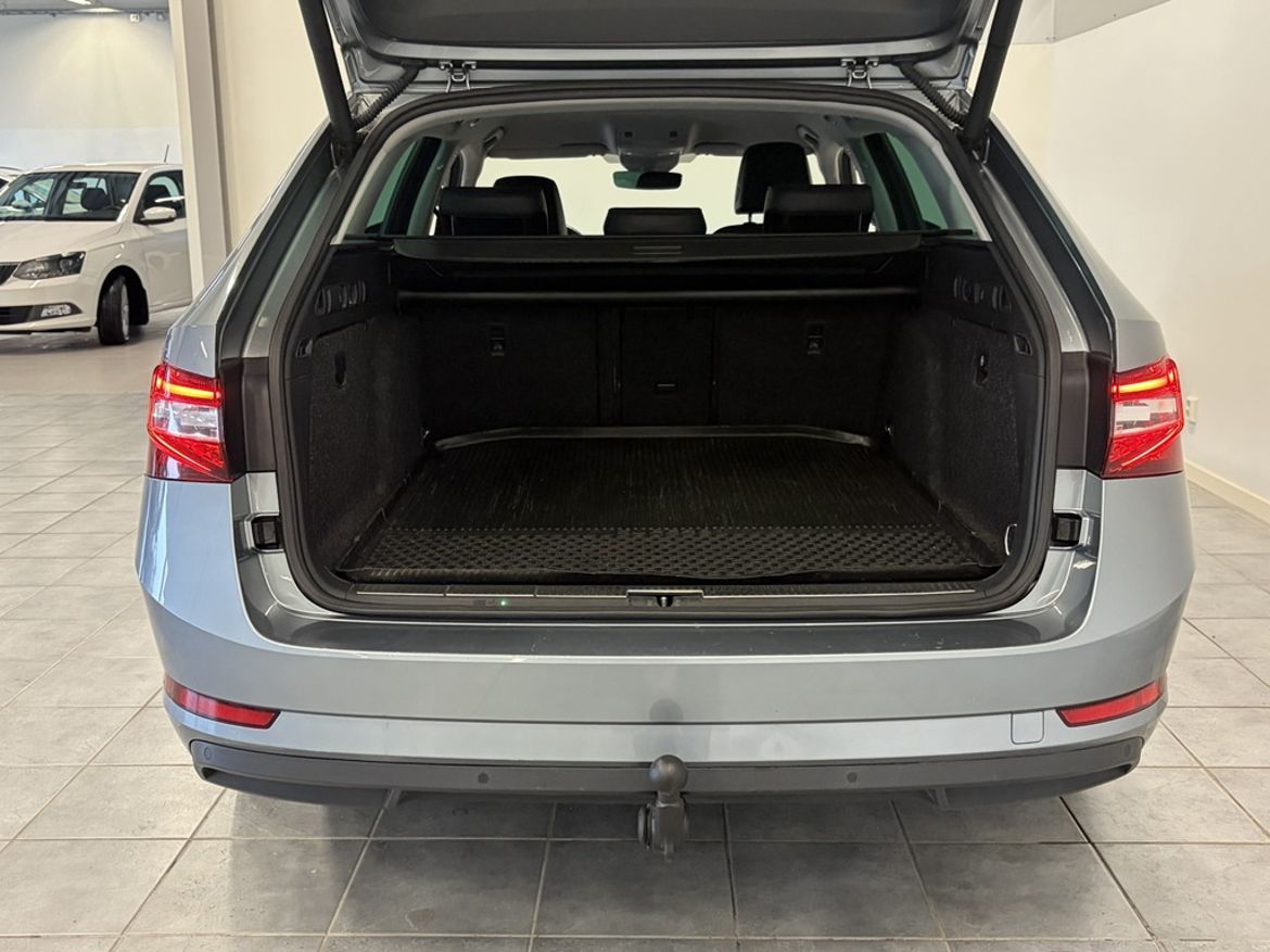 Škoda Škoda Superb Kombi — bild 4