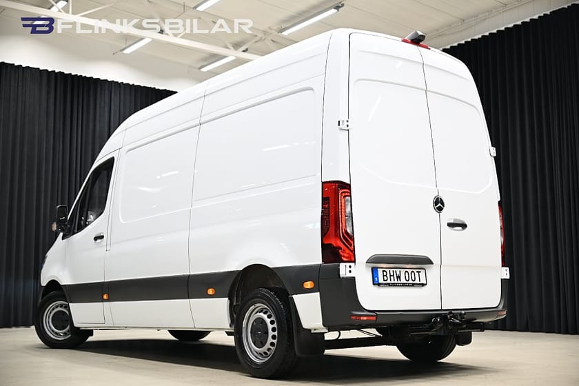 Bild 4 av Mercedes-Benz Sprinter 211 CDI FWD Panel Van 114HK Automat|Drag|Värmare|LED|Backkamera|Moms