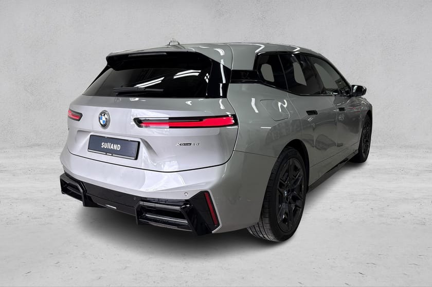 Bilde 5 av BMW iX xDrive60 Fully Charged |Luft| M-Pro| Harman| 360°kam| 22"