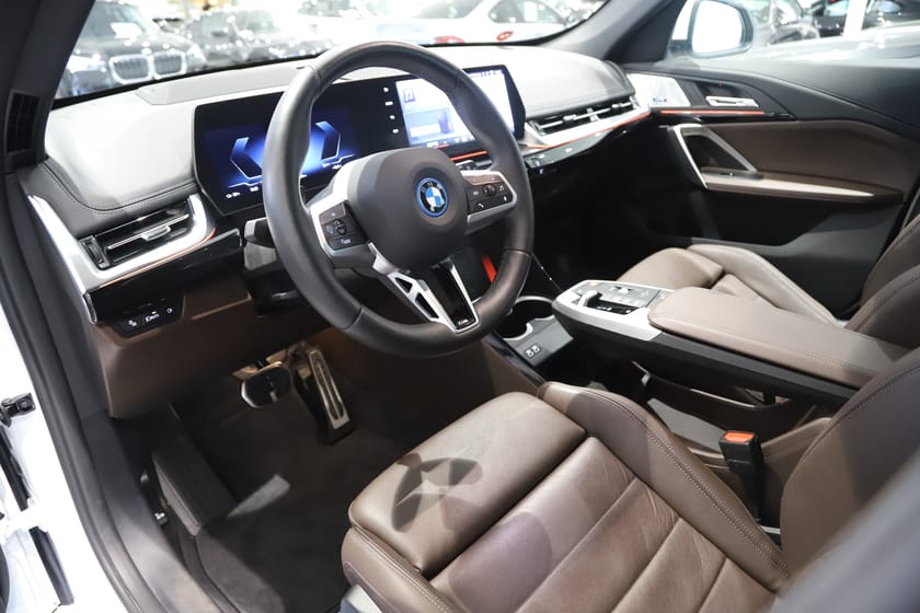 Bild 3 av BMW iX1 xDrive30 M Sport Business / Läder / Nypris 673"
