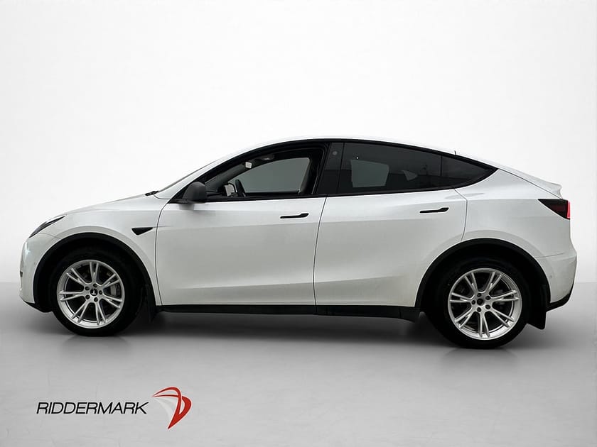 Bild 5 av Tesla Model Y Long Range AWD Svensksåld Värmepump Dragkrok