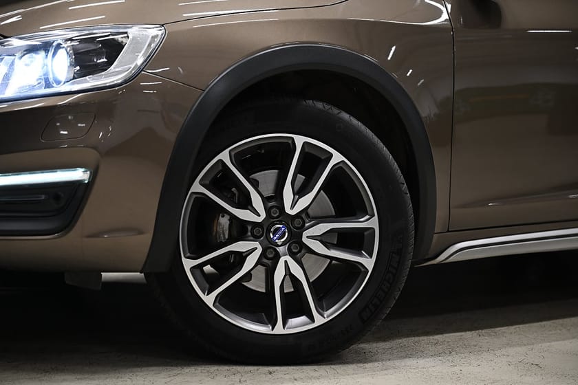 Bild 2 av Volvo V60 Cross Country D3 150HK BusinessAdv|Summum|Drag|H/K|Backkamera|SeUtr!!