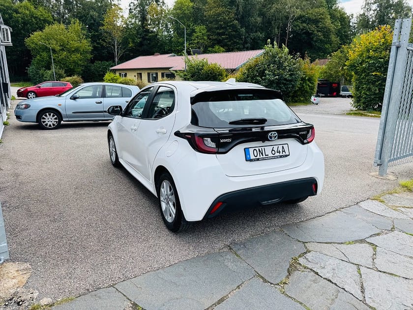 Bild 4 av Toyota Yaris Hybrid 116HK ACTIVE / BACKKAMERA / VÄRMARE