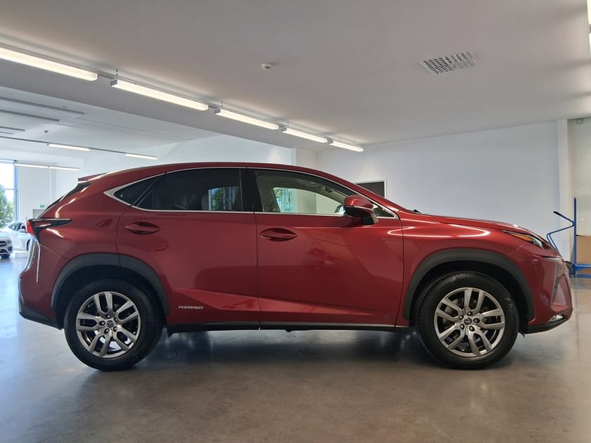 Bild 3 av Lexus NX 300h AWD 2.5 Executive 197hk