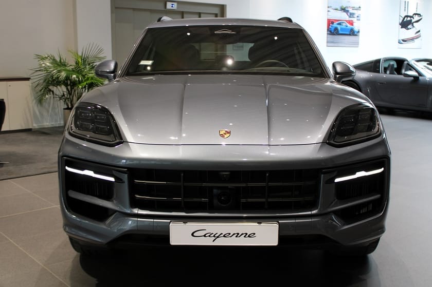 Bild 5 av Porsche Cayenne E-Hybrid Black Edition