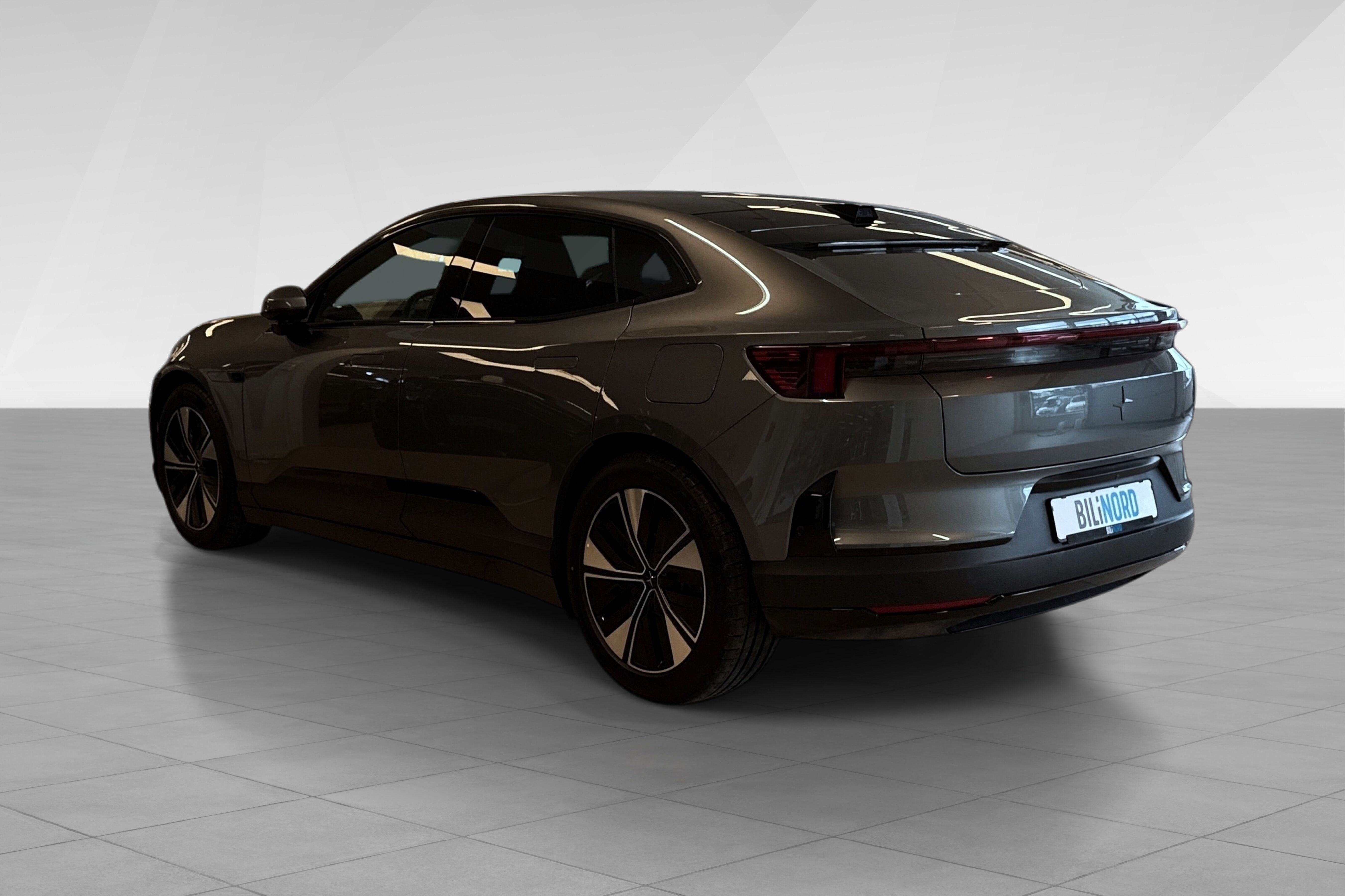Polestar 4 Long Range Dual motor bilde 4