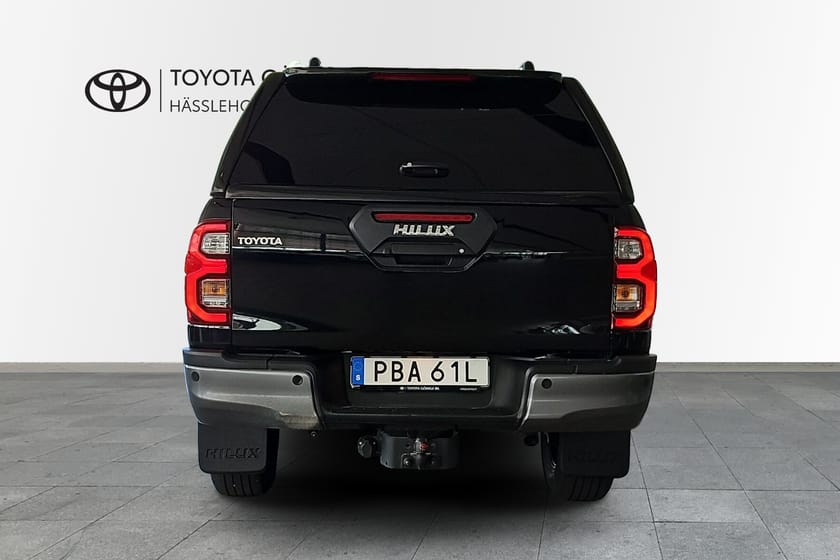 Bild 4 av Toyota Hilux Dubbelhytt D-CAB 2,8 D-4D Invisible Teknikpaket Pris Ex Moms