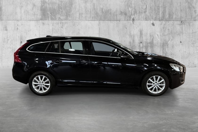 Bilde 4 av Volvo V60 1.6 114hk Momentum/Hengerfeste/ Dab/Blåtann/ Skinn