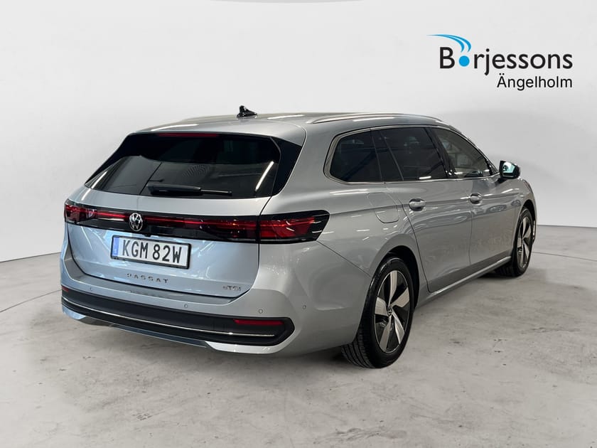 Bild 3 av Volkswagen Passat Sportscombi 1.5 eTSI 150 HK DSG Drag Värm