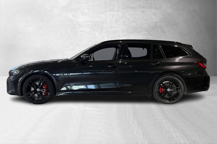 Bilde 2 av BMW 330e xDrive Touring M Sport-Ad.cruise-Pano-krok-Keyles