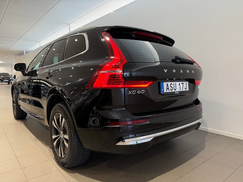 Bild 4 av Volvo XC60 Recharge T6 Core Bright / Adaptiv farthållare / Minnesstol / Dragkrok / Backkam,era / sensor fram och bak /