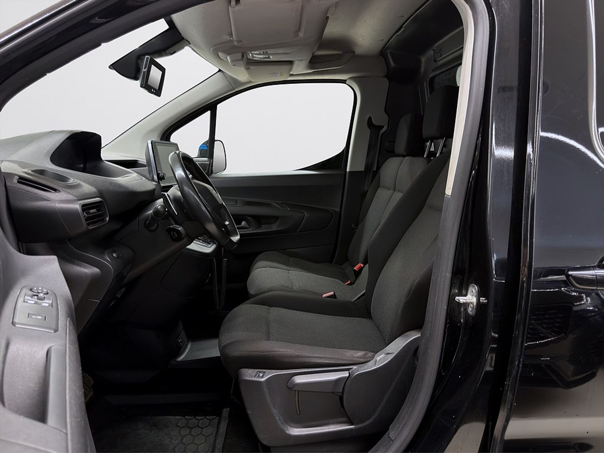 Peugeot Partner 2024, photo 7/10