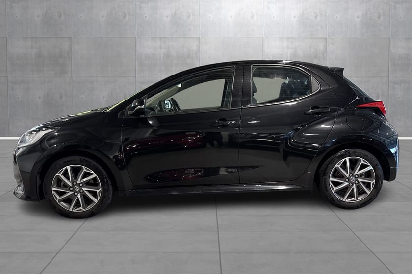 Bilde 2 av Toyota Yaris Hybrid / Active Tech / Velholdt