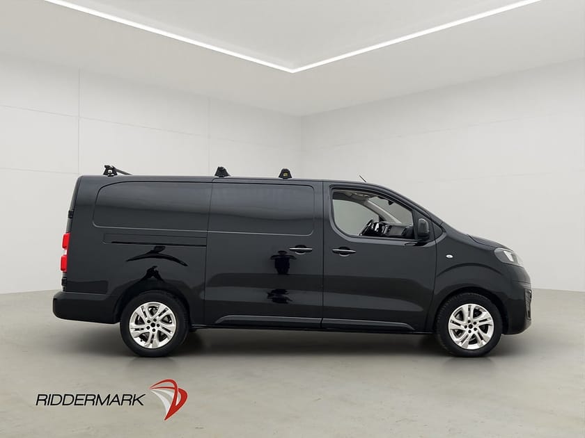Bild 2 av Opel Vivaro Skåpbil IP L3 Värmare Drag V-inredd CARPLAY B-Kamera Moms