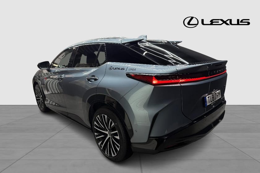 Bild 2 av Lexus RZ 500e STBW LUXURY DRAG V-HJUL