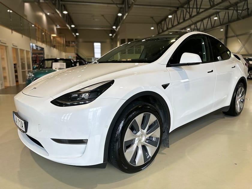 Bild 1 av Tesla Model Y Long Range AWD Drag 514hk