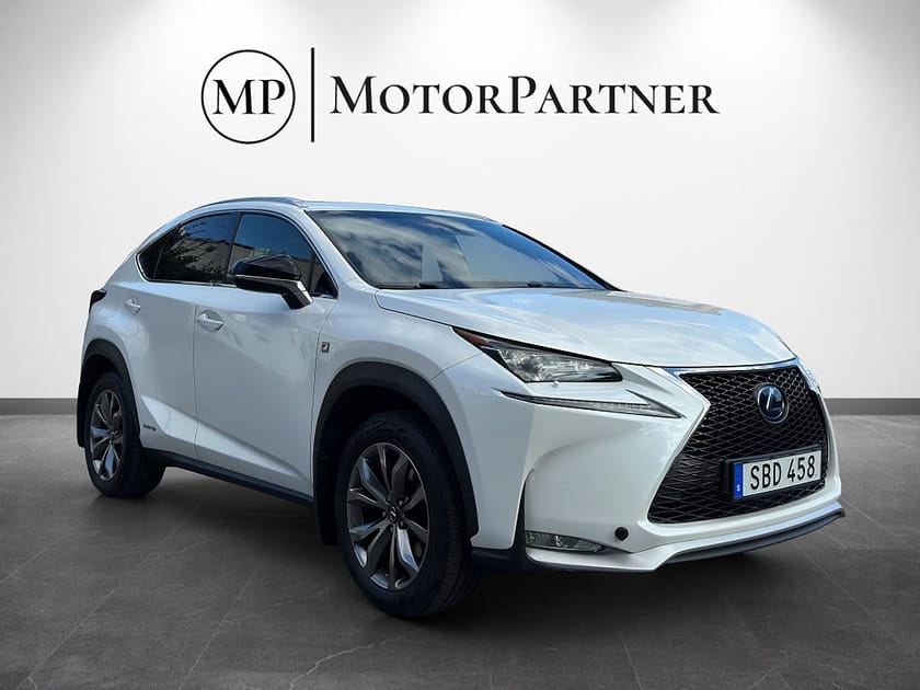 Bild 1 av Lexus NX 300h AWD E-CVT F Sport Taklucka Navi Drag HUD Euro 6