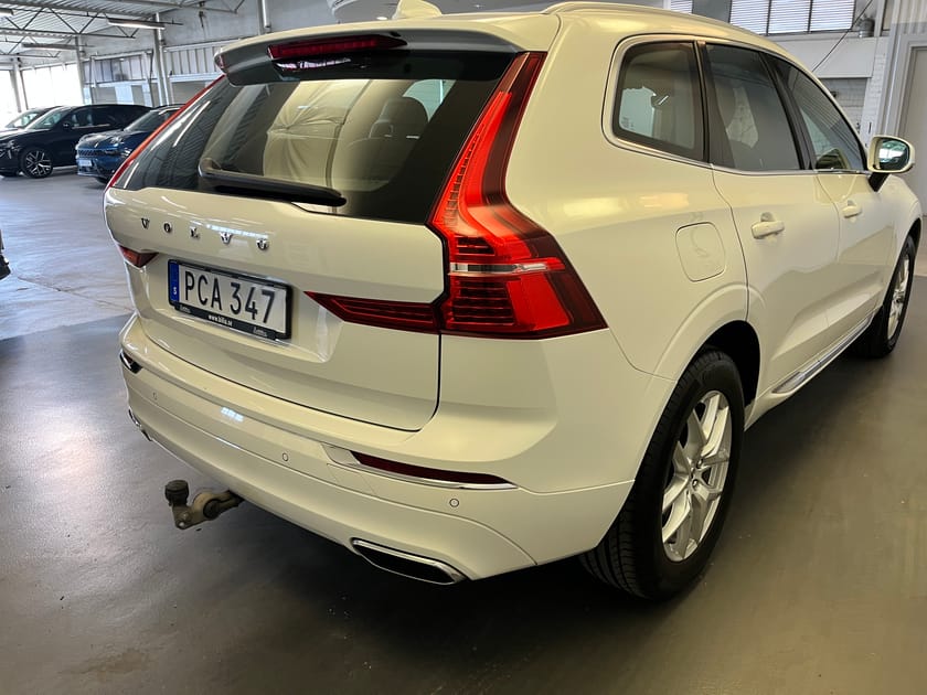 Bild 5 av Volvo XC60 D4 AWD Inscription IB 19"/ Navigation/ BLIS/ Läderstolar m. minne/ Dragkrok/