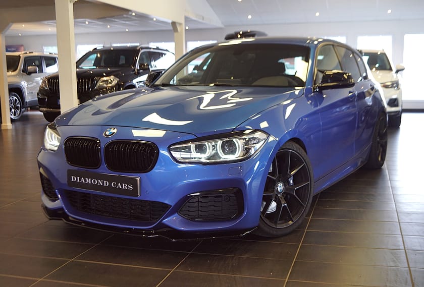 Bild 5 av BMW M140i 5-dörrars Milltek CarPlay Navi